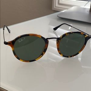 Ray-Ban RB 2447 polarized
